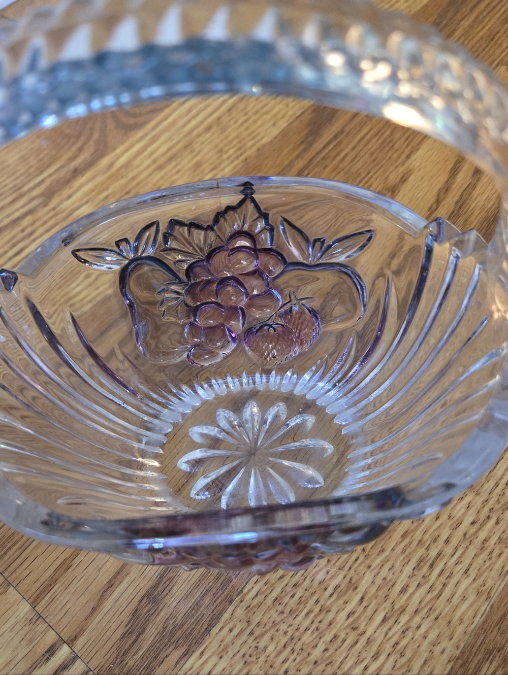 Crystal Clear Industries 24% Lead Pressed Glass with Iridescent Grapes - Picture 4 of 4